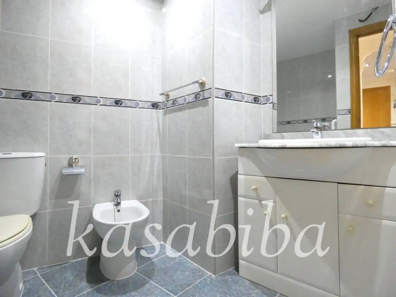 Piso en venta en Calle Ramón Muntaner, Avenida de la Paz