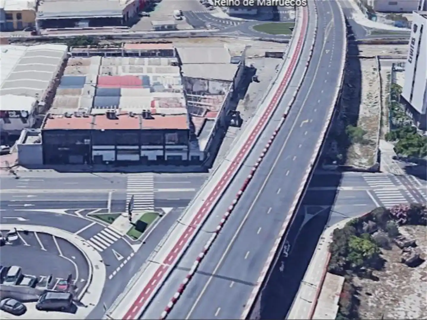 Vista exterior de Nau industrial en venda en Nueva Andalucía
