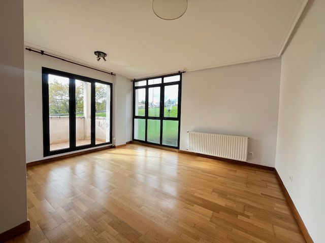 Vista exterior de Pis de lloguer en Gijón  amb Calefacció, Terrassa i Traster