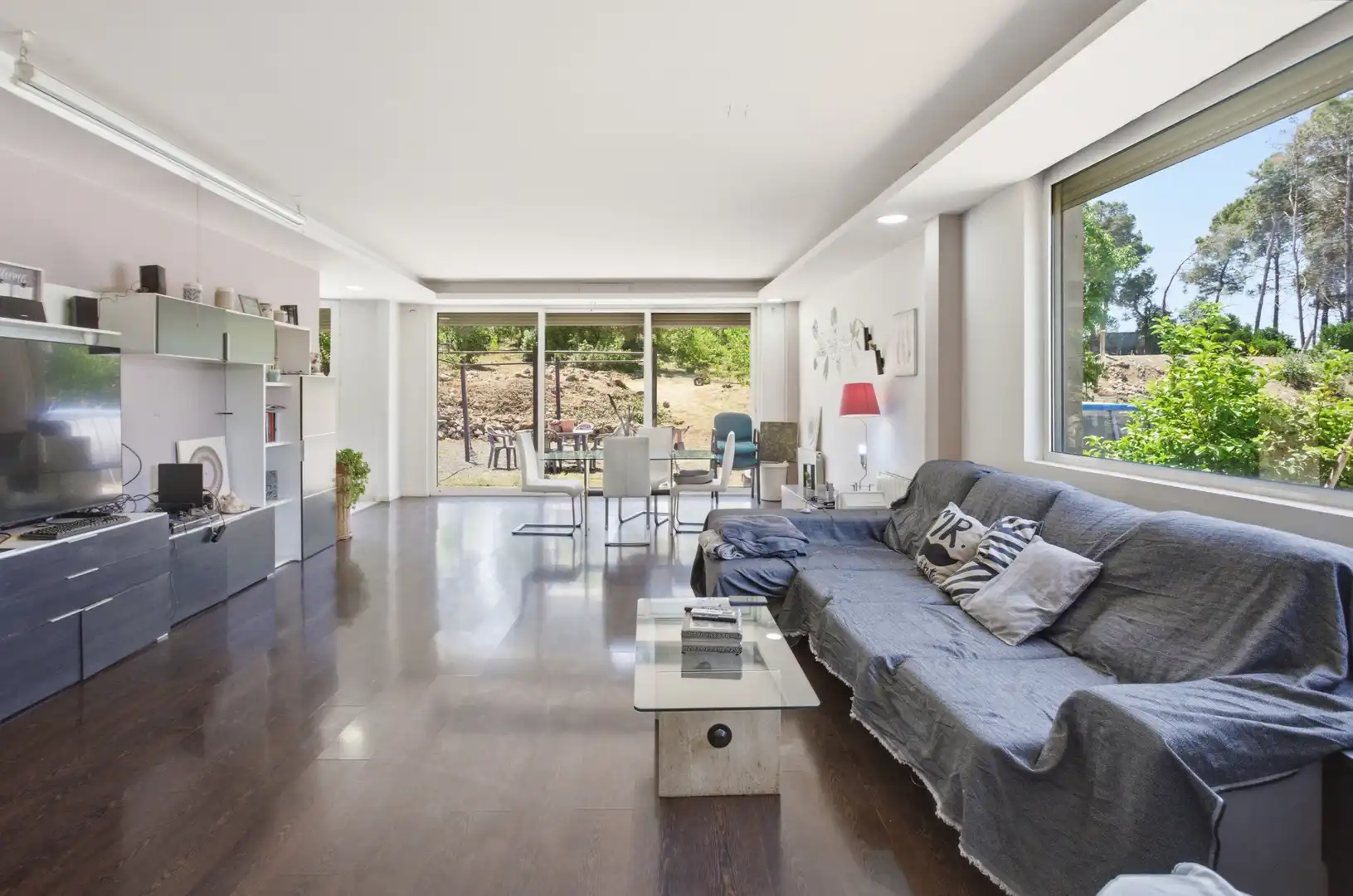 Sala de estar de Casa o chalet en venta en Vallirana con Aire acondicionado, Calefacción y Jardín privado