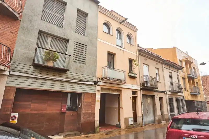 Vista exterior de Casa adosada en venta en Sant Feliu de Llobregat con Terraza
