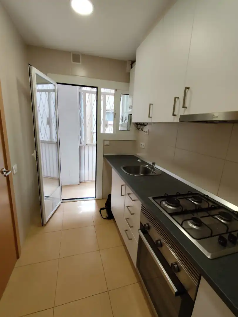 Cocina de Piso en venta en Barcelona con Calefacción, Parquet y Horno