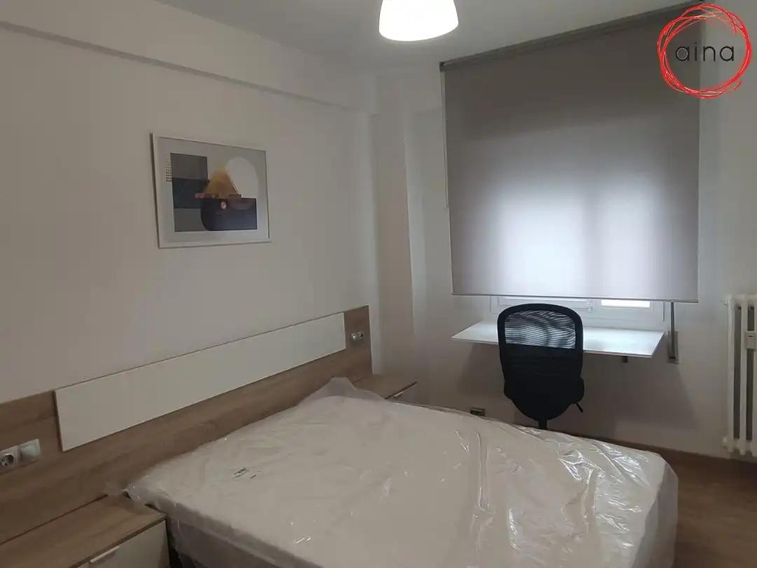 Habitación de Piso de alquiler en Barañáin / Barañain con Calefacción y Balcón