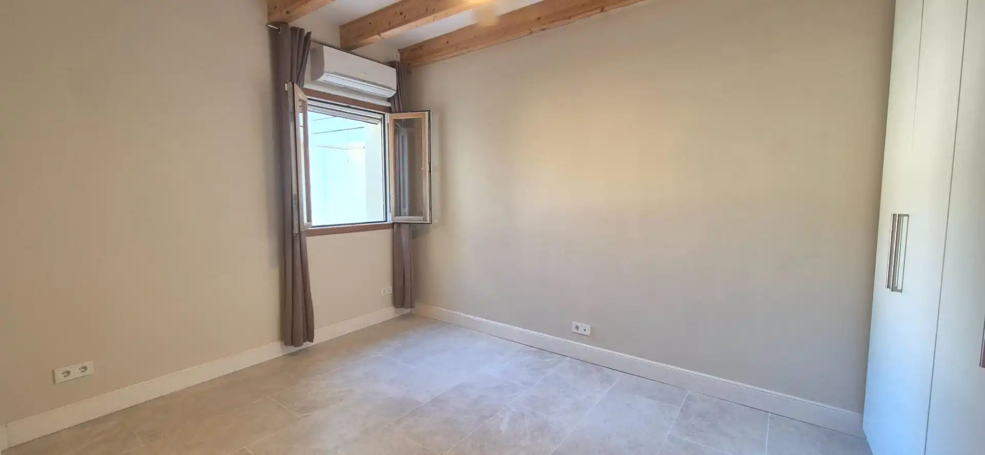 Habitación de Finca rústica en venta en Alaró con Aire acondicionado, Calefacción y Terraza