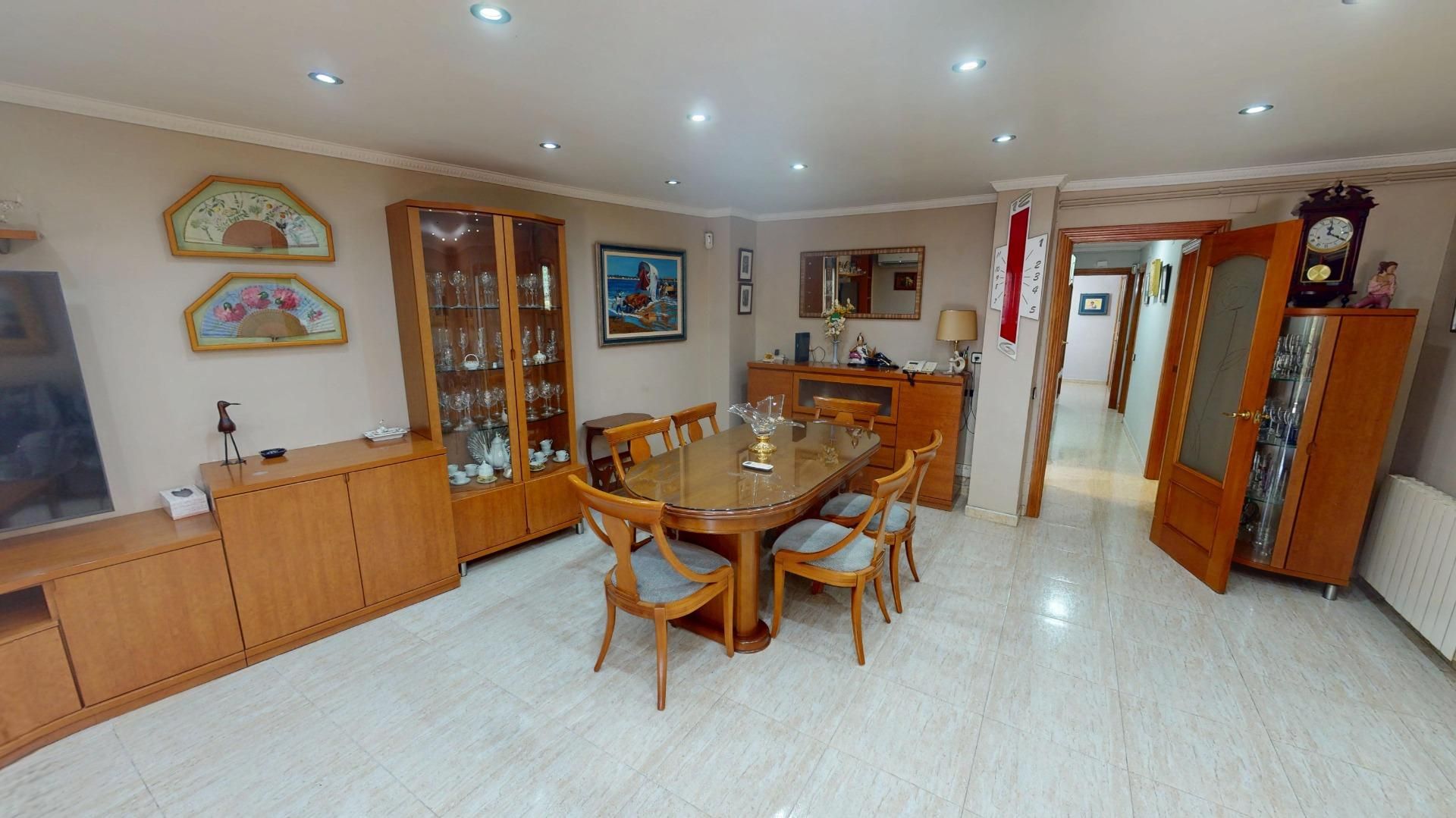 Dining room of Flat for sale in Santa Coloma de Gramenet  with Air Conditioner, Storage room and Balcony