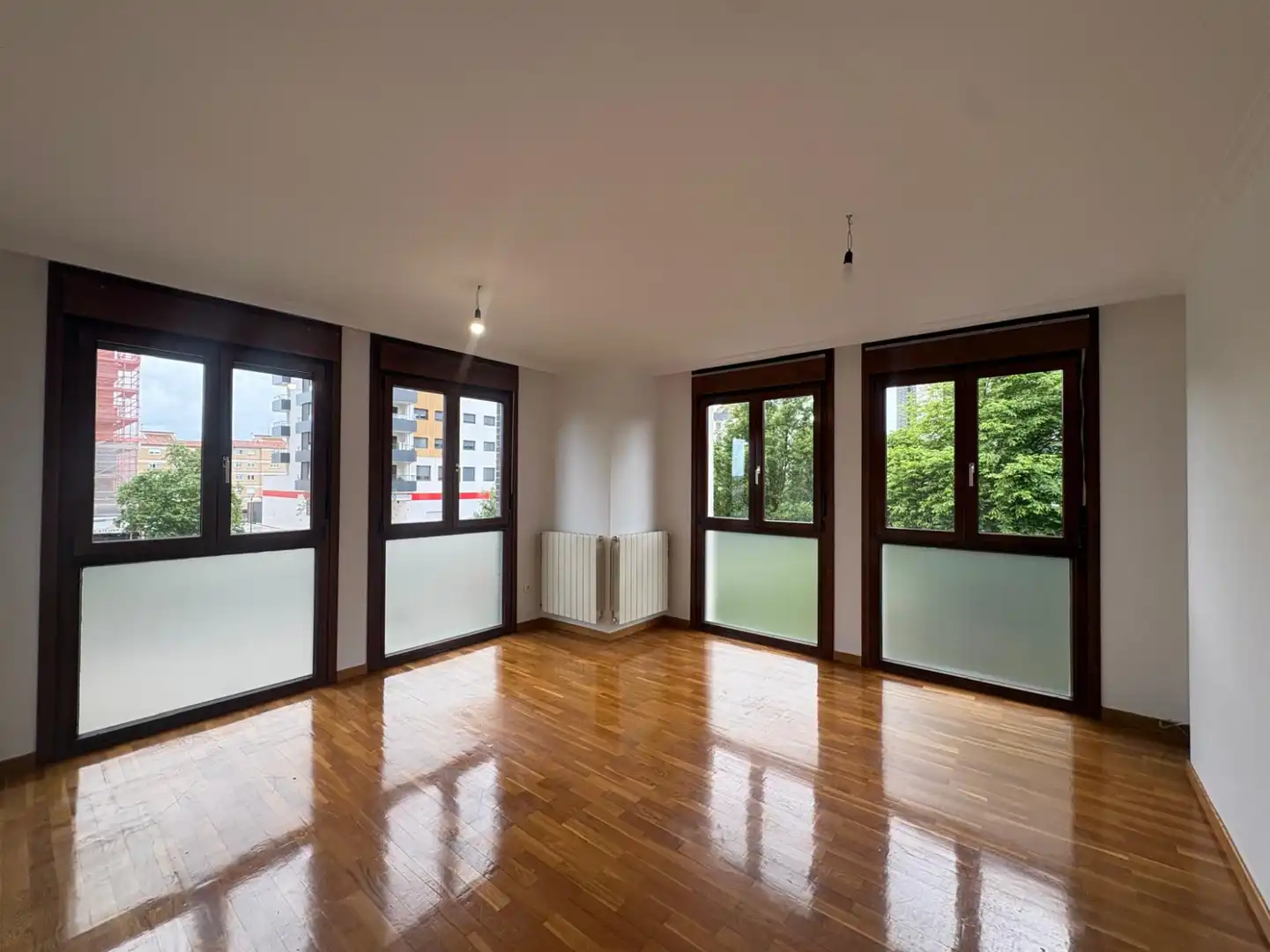 Sala de estar de Piso de alquiler en Gijón  con Calefacción y Parquet