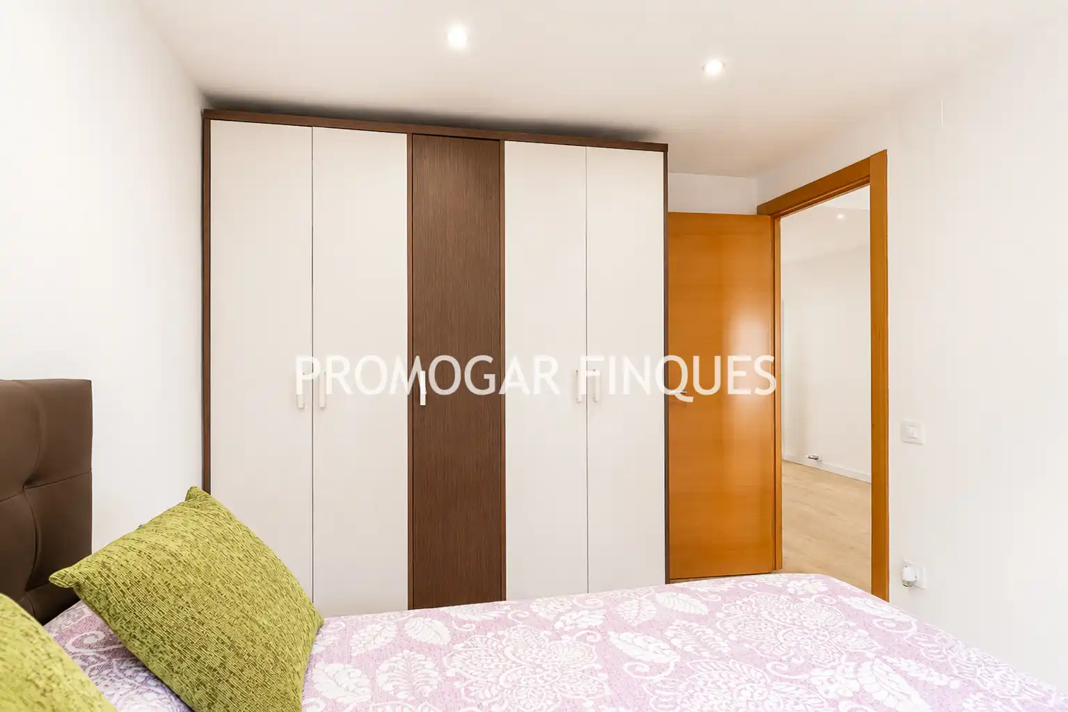 Bedroom of Flat for sale in Ripollet  with Parquet flooring, Terrace and Oven