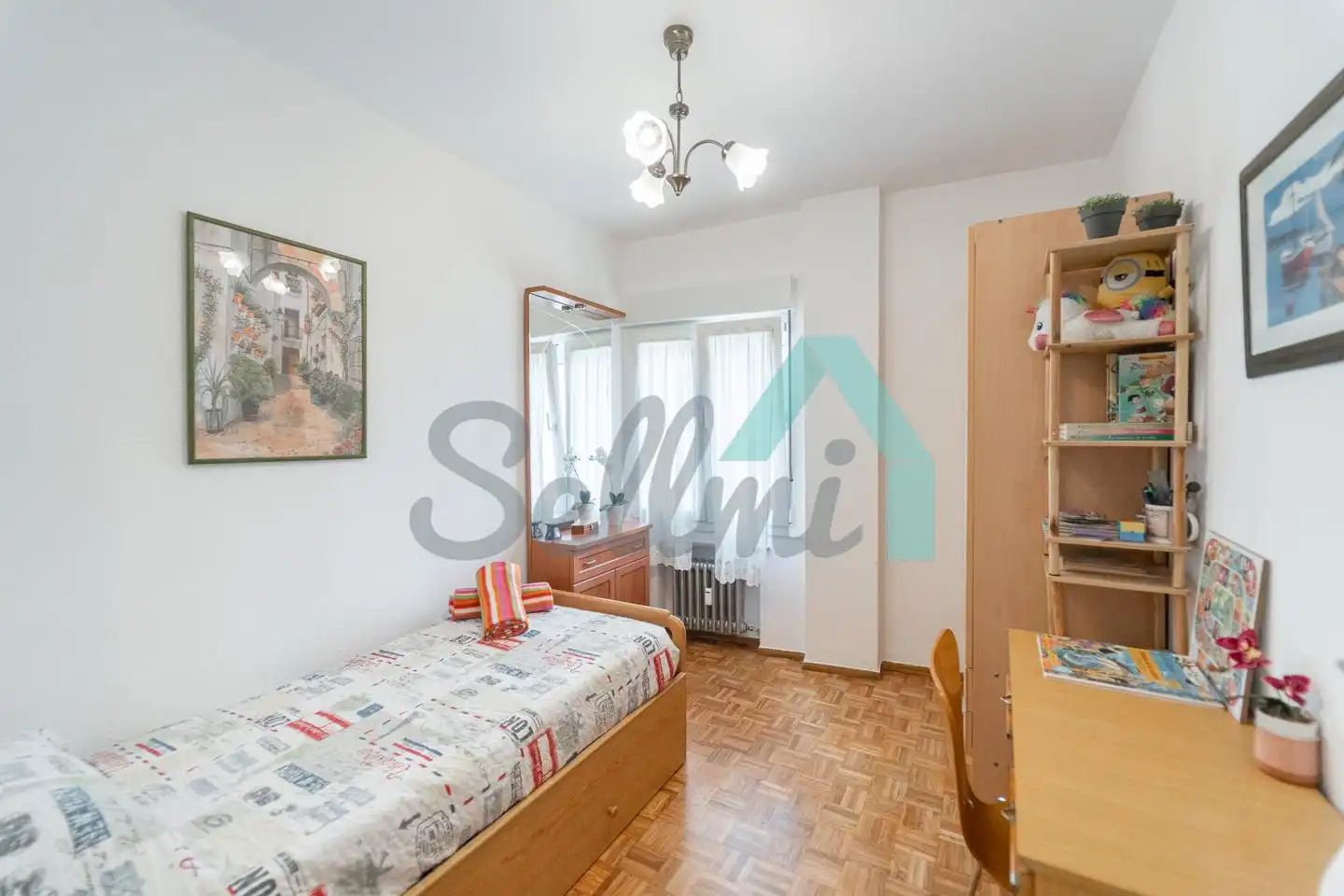 Bedroom of Flat for rent in Oviedo   with Heating, Parquet flooring and Furnished