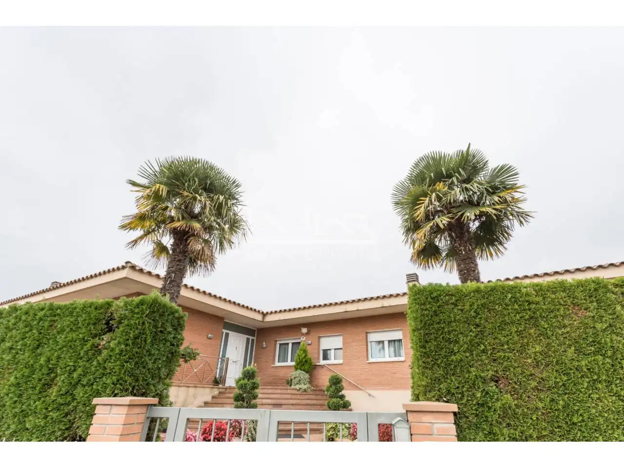 Vista exterior de Casa o xalet en venda en Orís amb Aire condicionat, Calefacció i Jardí privat