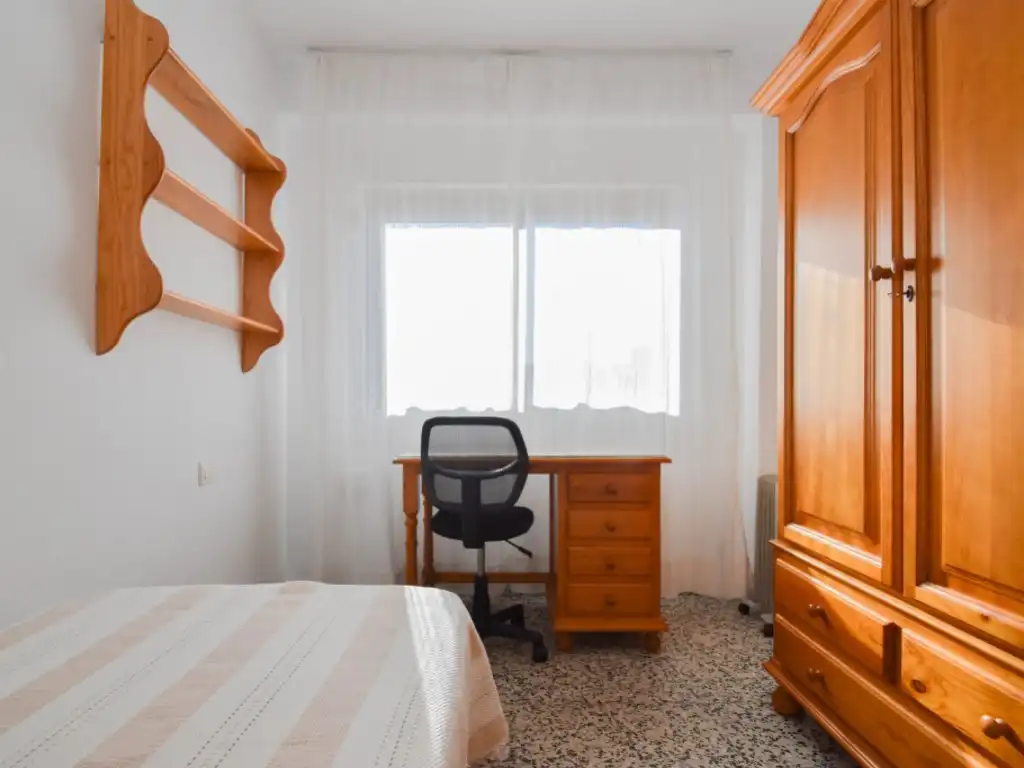 Schlafzimmer von Wohnung zur Miete in Granada mit Möbliert
