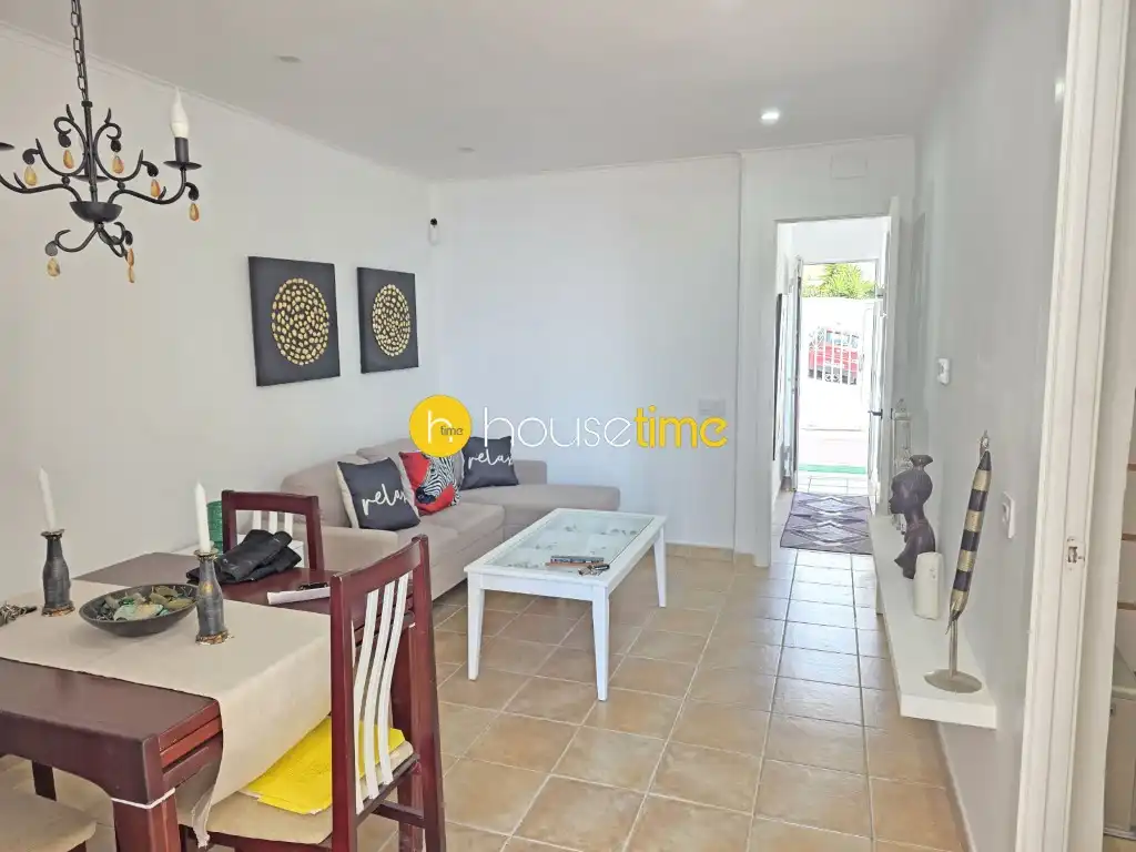 Living room of Houses for sale in Santa Coloma de Gramenet