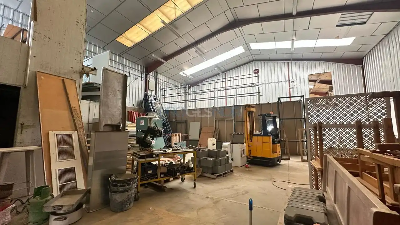 Fabrikhallen zur Miete in Alcalde Miguel Castaño, La Lastra