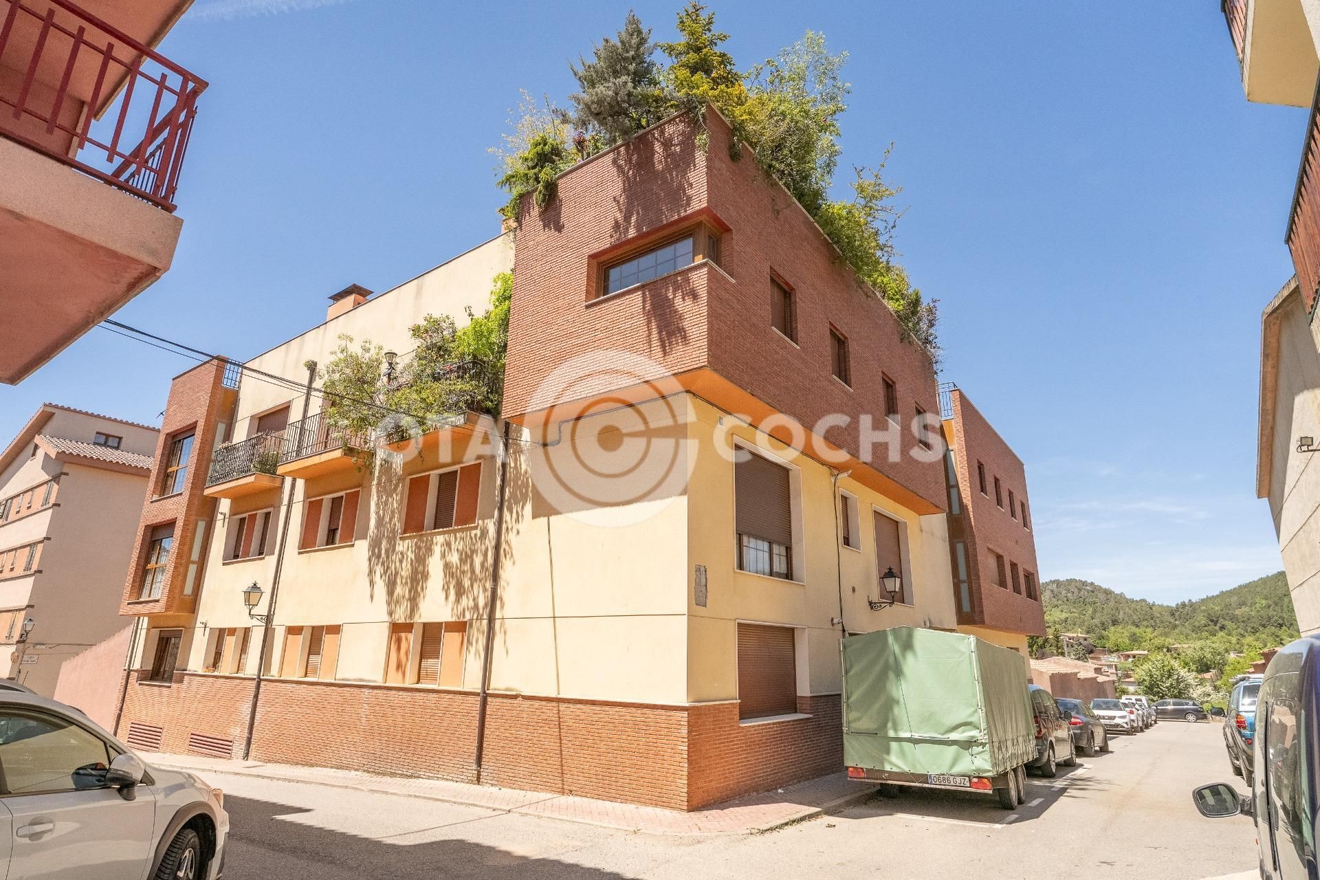 Vista exterior de Pis en venda en La Molsosa amb Calefacció, Terrassa i Balcó