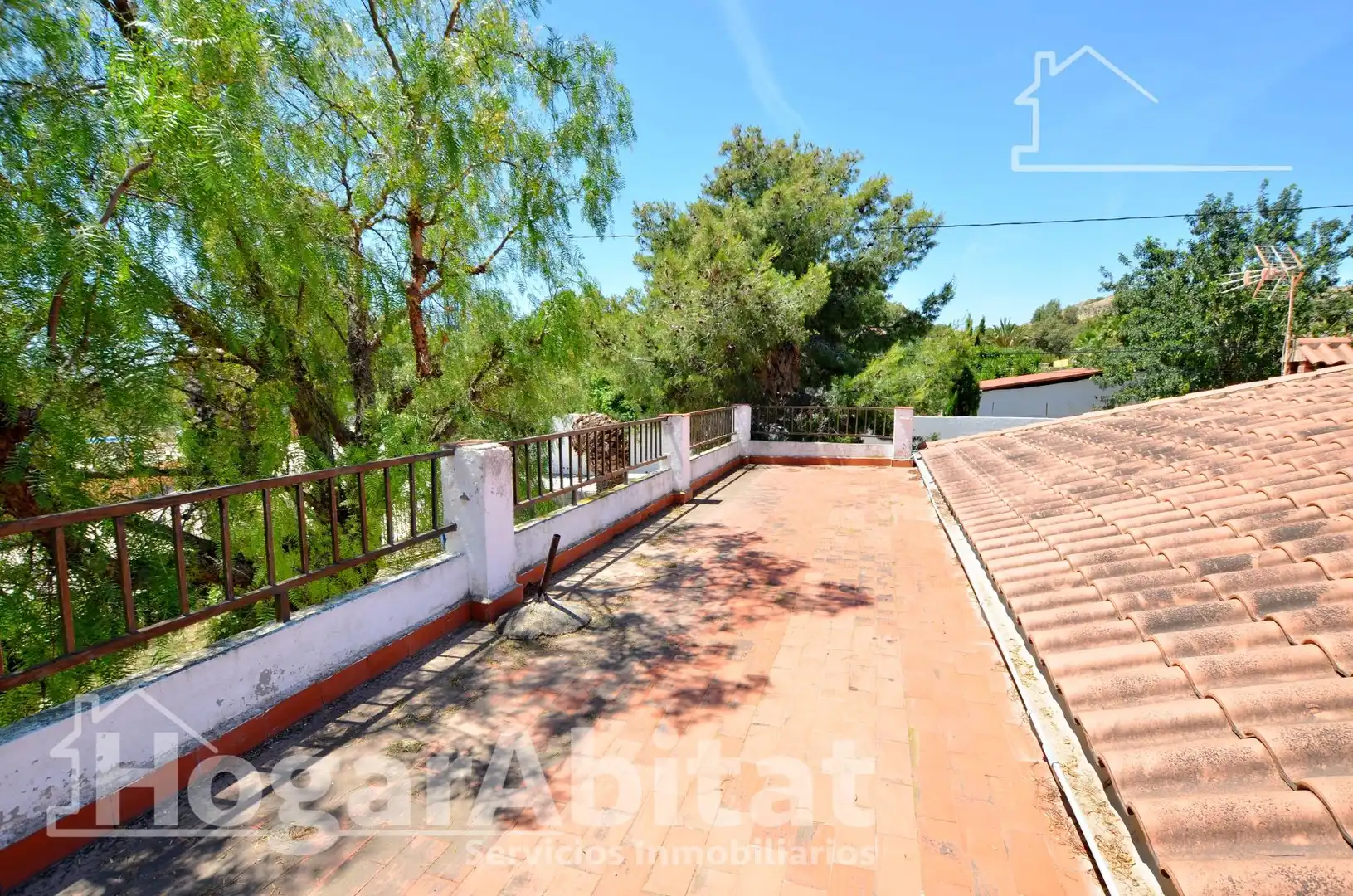 Vista exterior de Casa o xalet en venda en Alicante / Alacant amb Aire condicionat, Calefacció i Jardí privat
