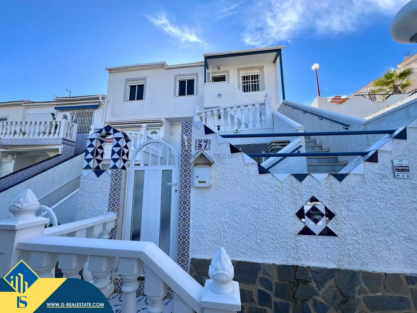 Vista exterior de Dúplex en venda en Torrevieja amb Terrassa i Moblat