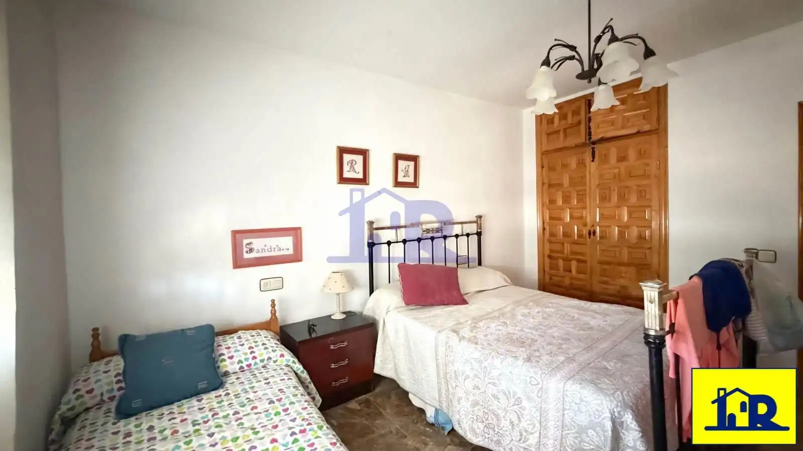 Dormitori de Casa o xalet en venda en Cañada del Hoyo amb Calefacció, Terrassa i Traster
