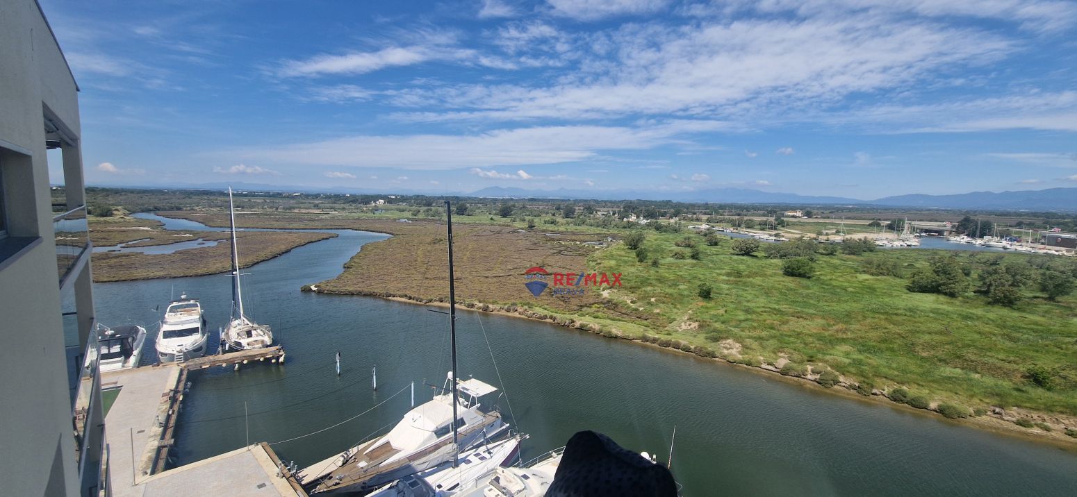 Flat for sale in Roses  with Air Conditioner, Heating and Private garden