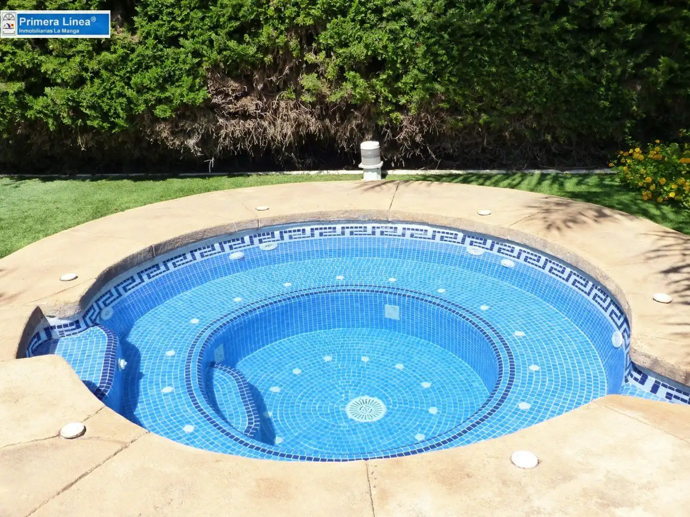 Piscina de Casa o chalet en venta en La Manga del Mar Menor con Jardín privado, Terraza y Trastero
