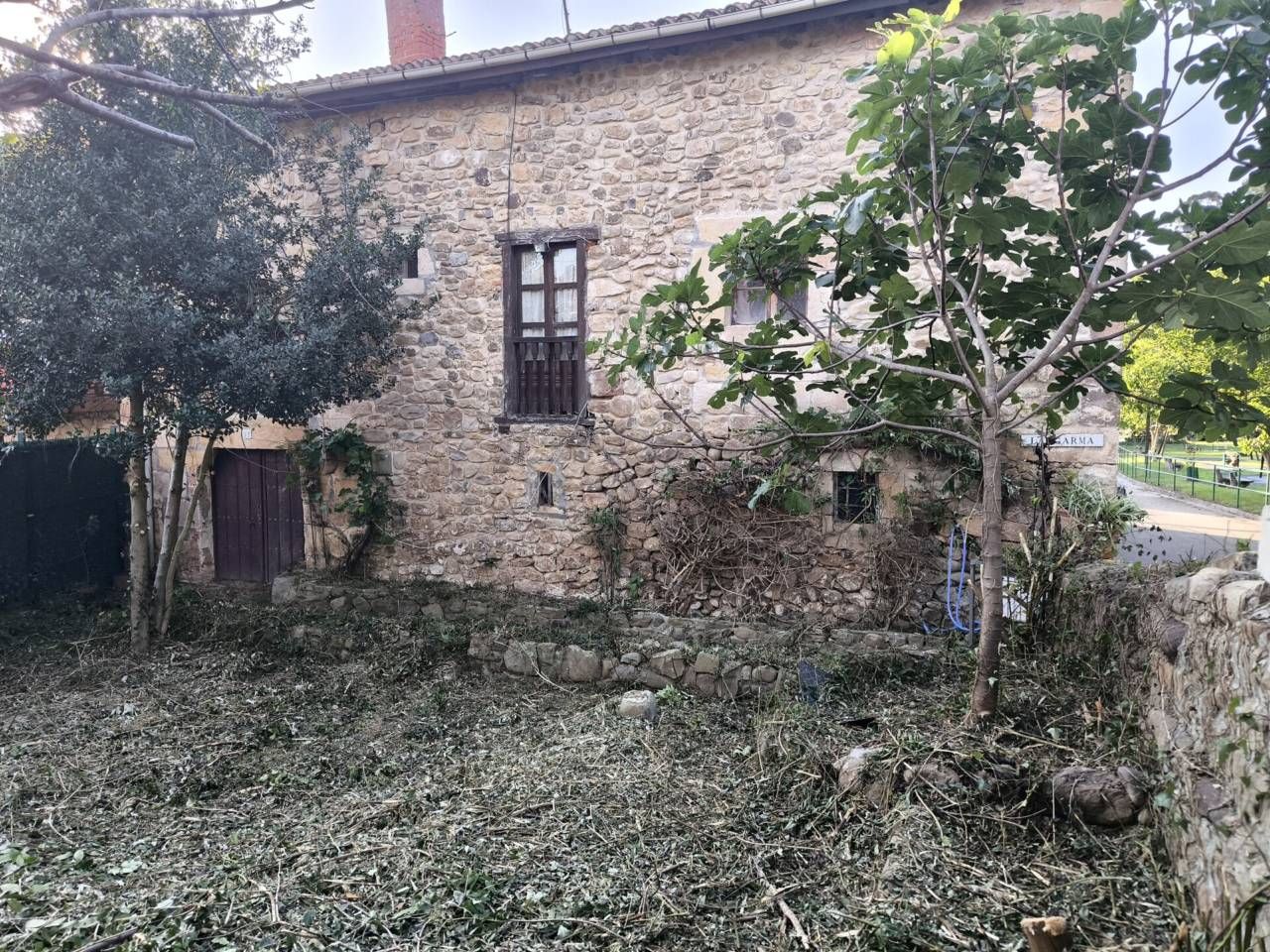 Exterior view of Single-family semi-detached for sale in Santiurde de Toranzo  with Private garden