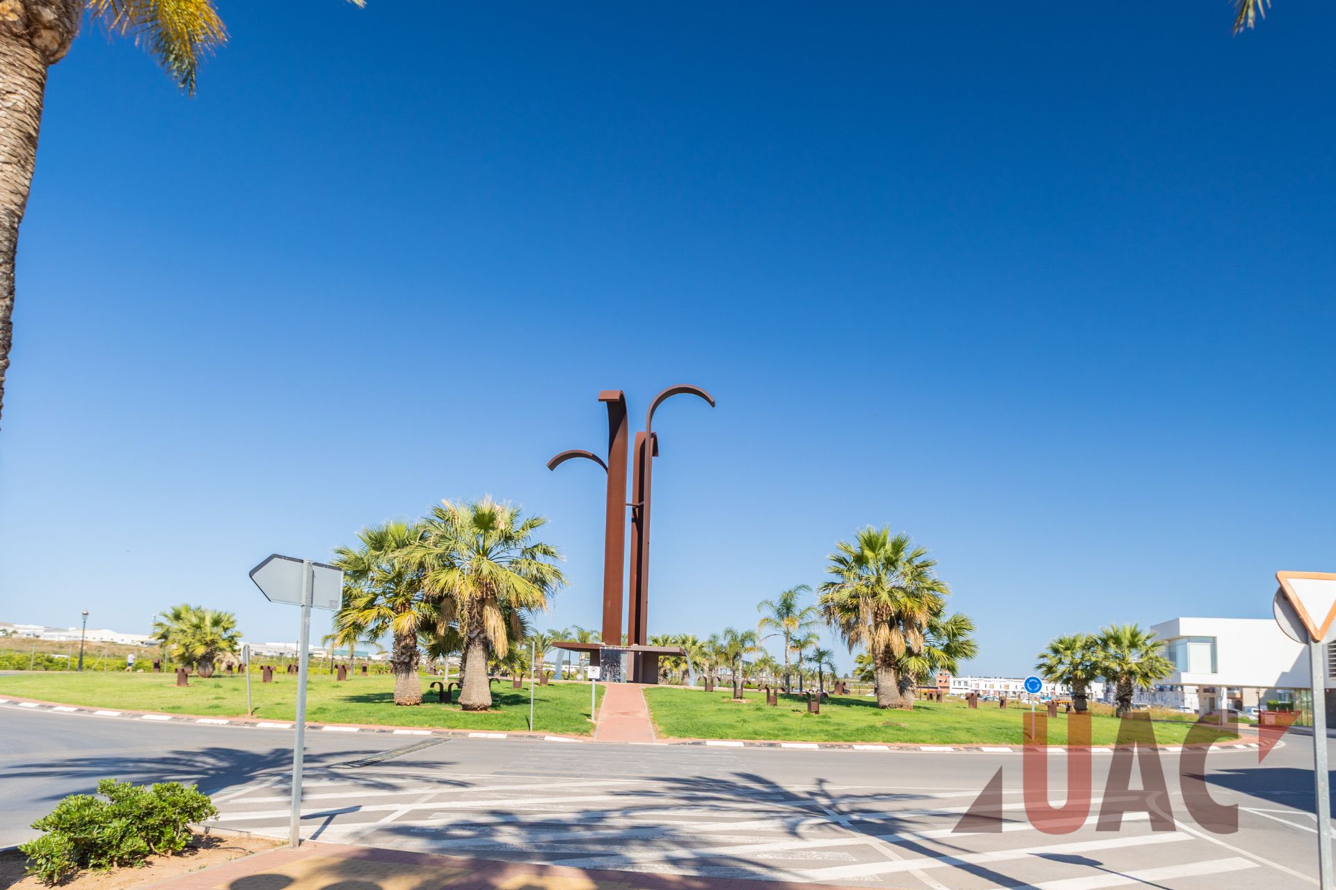 Exterior view of Duplex for sale in Rafelbuñol / Rafelbunyol  with Terrace, Balcony and Jacuzzi