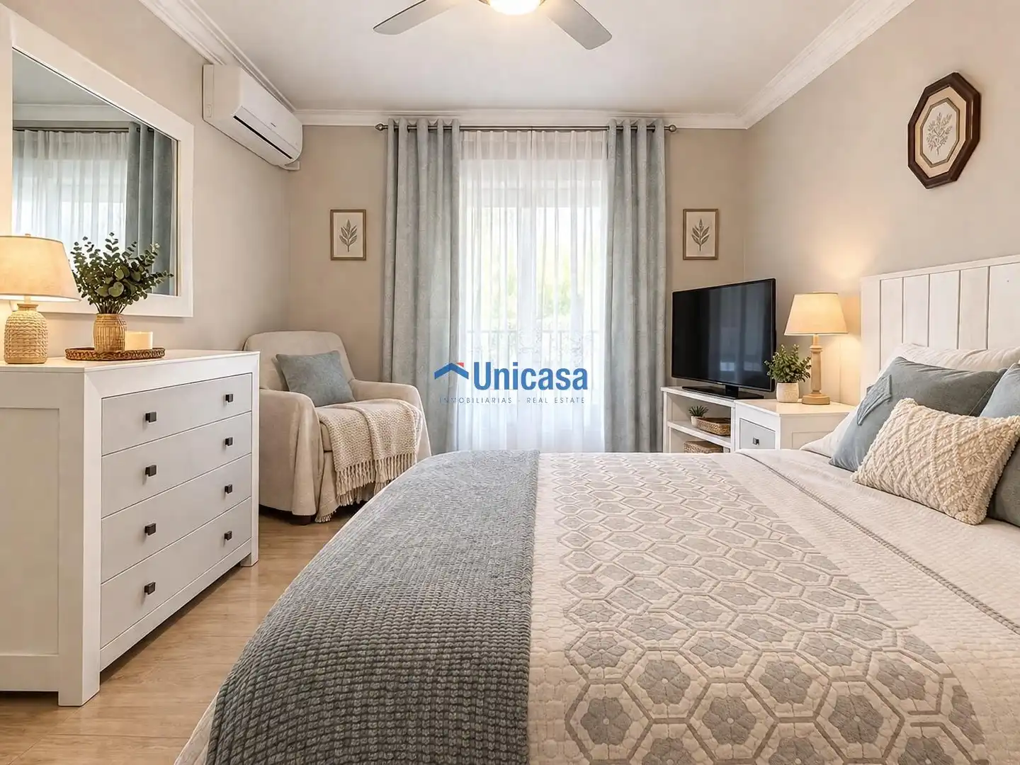 Bedroom of Detached homes for sale in Málaga  with Air Conditioner, Heating and Storage room