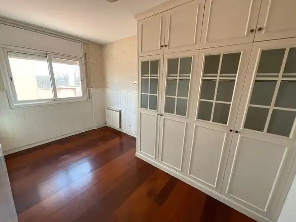 Habitación de Ático en venta en Cerdanyola del Vallès con Aire acondicionado, Calefacción y Parquet