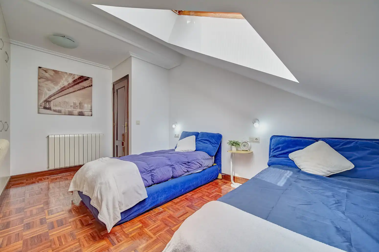 Habitación de Ático en venta en  Pamplona / Iruña con Calefacción, Parquet y Balcón