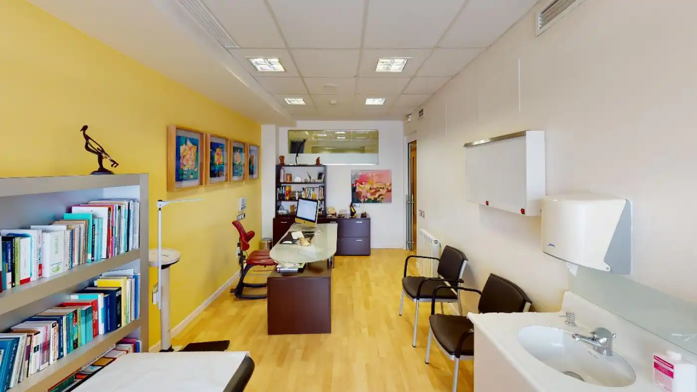 Commercial properties for sale in Sant Cugat del Vallès  with Air Conditioner and Furnished