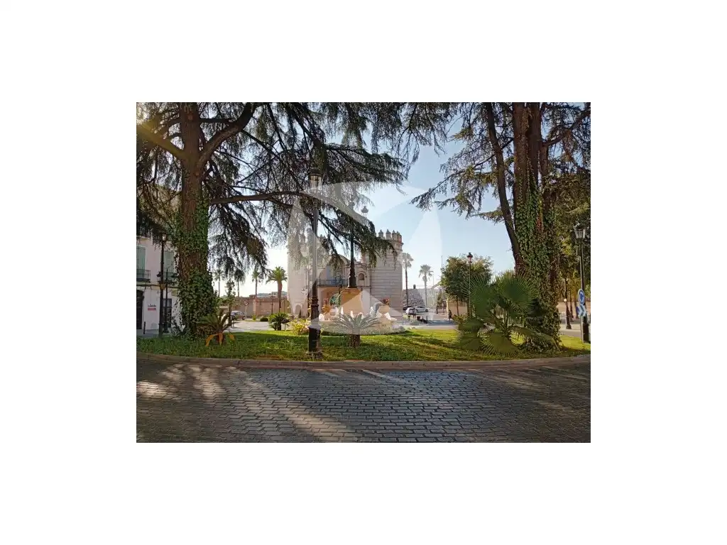 Außenansicht von Gebäude zum Verkauf in Badajoz
