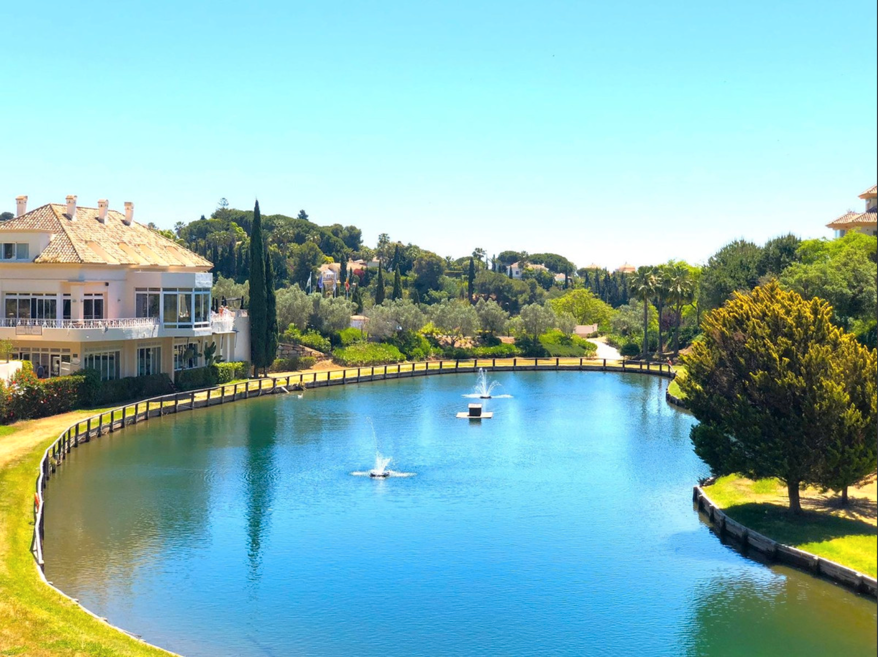 Exterior view of Flat for sale in Marbella  with Air Conditioner, Terrace and Storage room