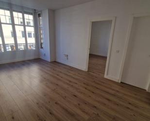 Dormitori de Apartament de lloguer en León Capital  amb Calefacció i Terrassa