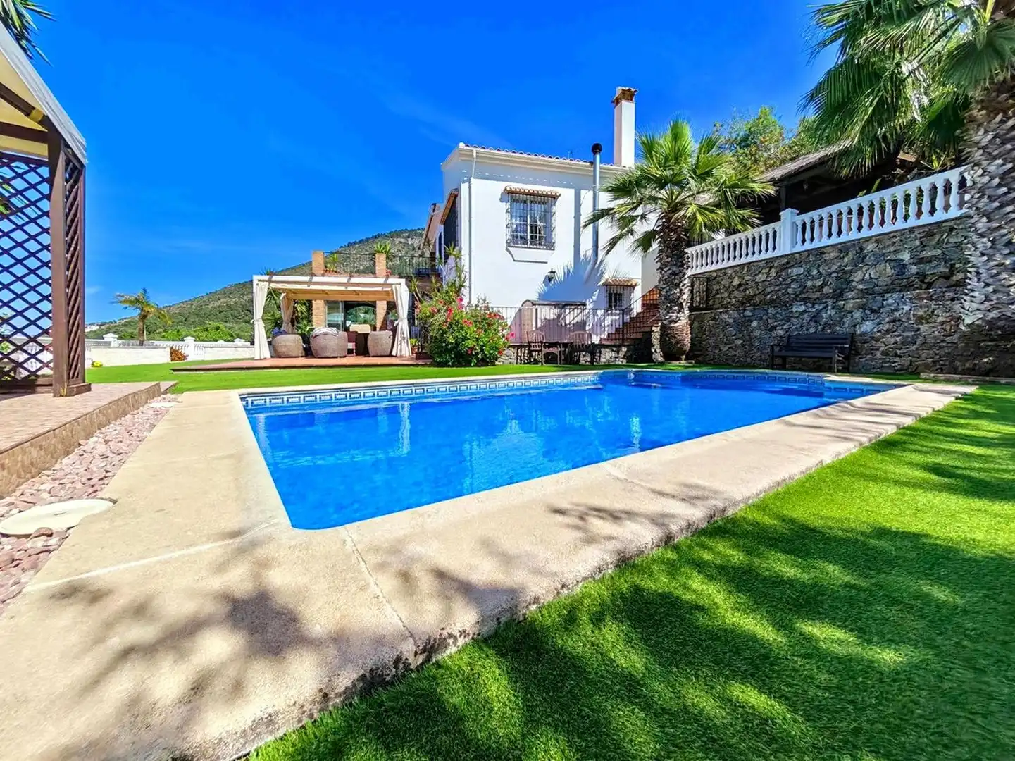 Schwimmbecken von Haus oder Chalet zum Verkauf in Alhaurín de la Torre mit Privatgarten, Terrasse und Abstellraum