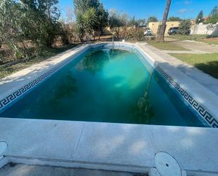 Piscina de Casa o xalet en venda en Los Palacios y Villafranca amb Jardí privat, Piscina i Moblat