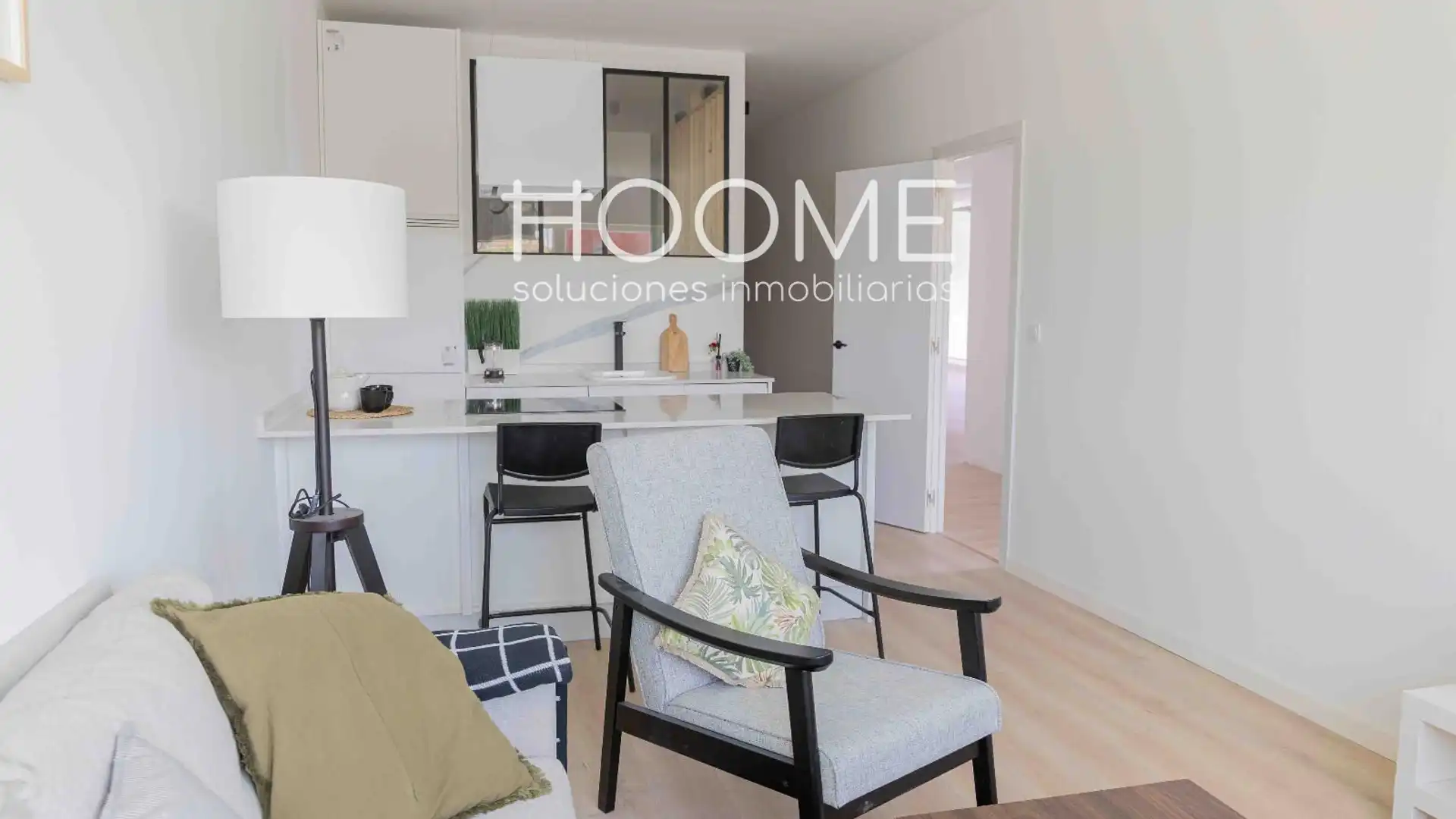 Living room of Flat for sale in San Sebastián de los Reyes  with Air Conditioner, Heating and Parquet flooring