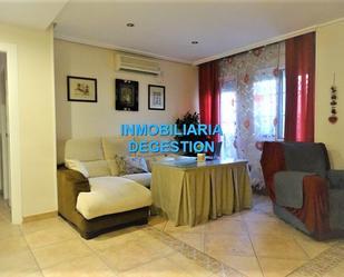 Living room of Flat to rent in Linares  with Air Conditioner and Balcony