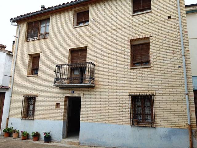 Casa-chalet en Venta en Travesía San Esteban en Badarán