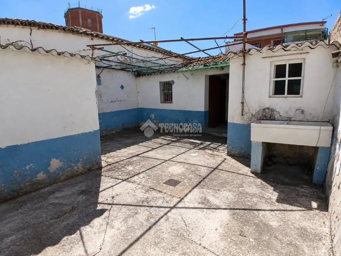 Casa amb jardí en venda a Calera y Chozas