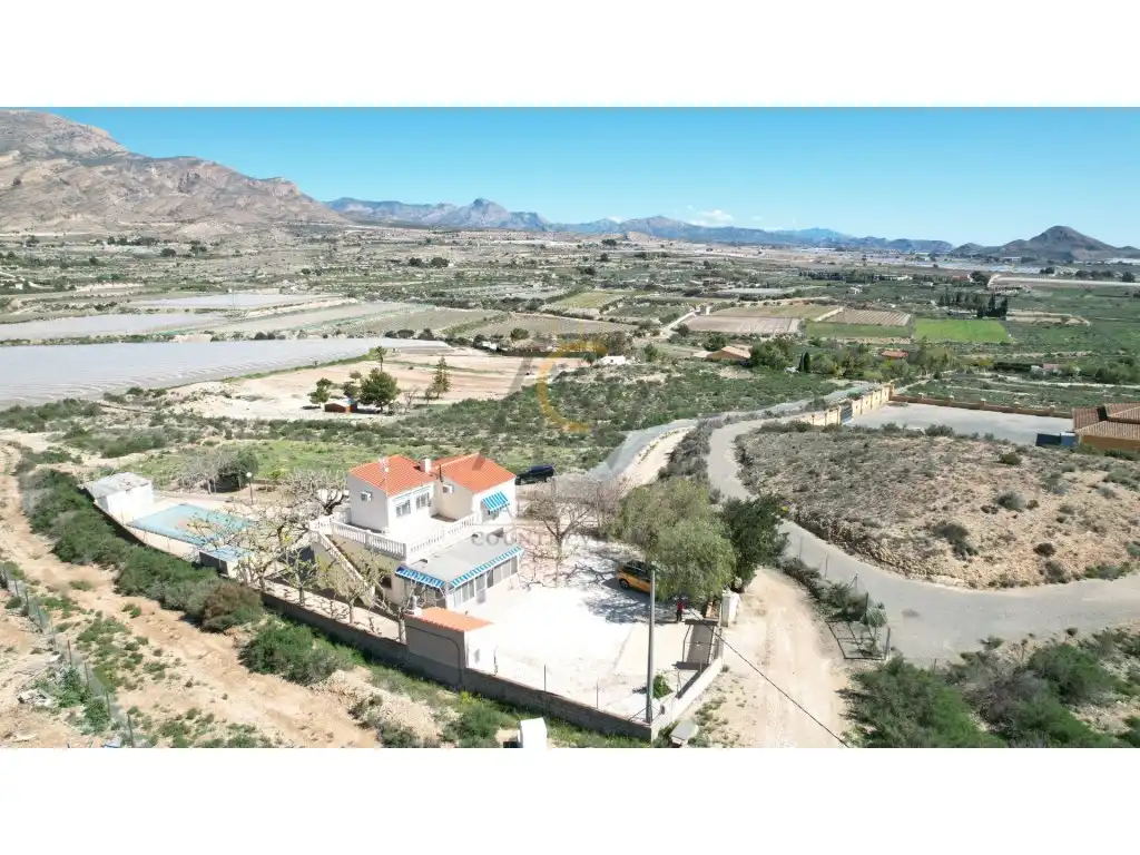 Villa avec piscine à vendre à Poligono 1 Paraje 98 La Serreta