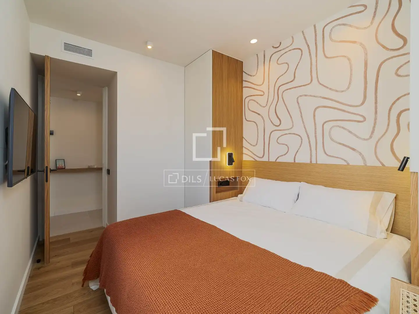 Bedroom of Flat for sale in Barcelona  with Air Conditioner, Heating and Parquet flooring