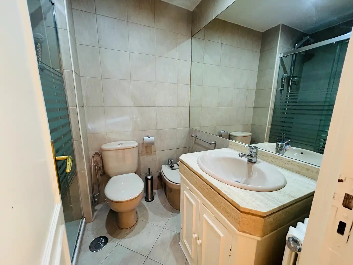 Baño de Piso de alquiler en Madrid con Aire acondicionado, Calefacción y Parquet