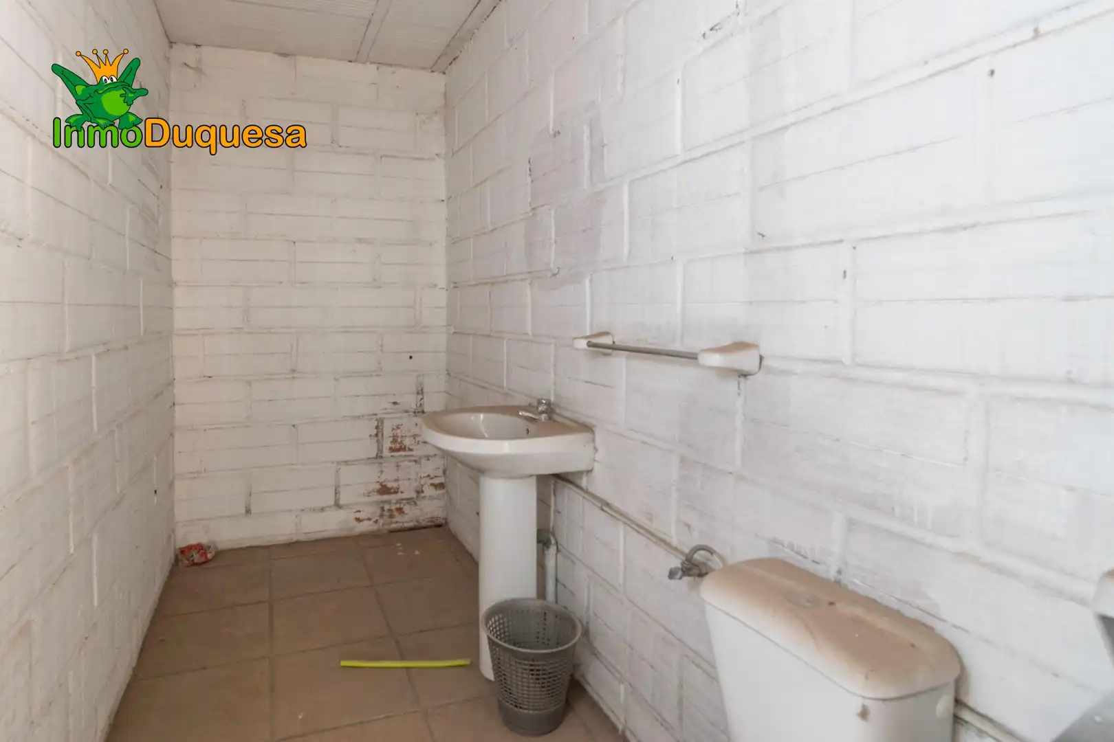 Industrial buildings for sale in Jun