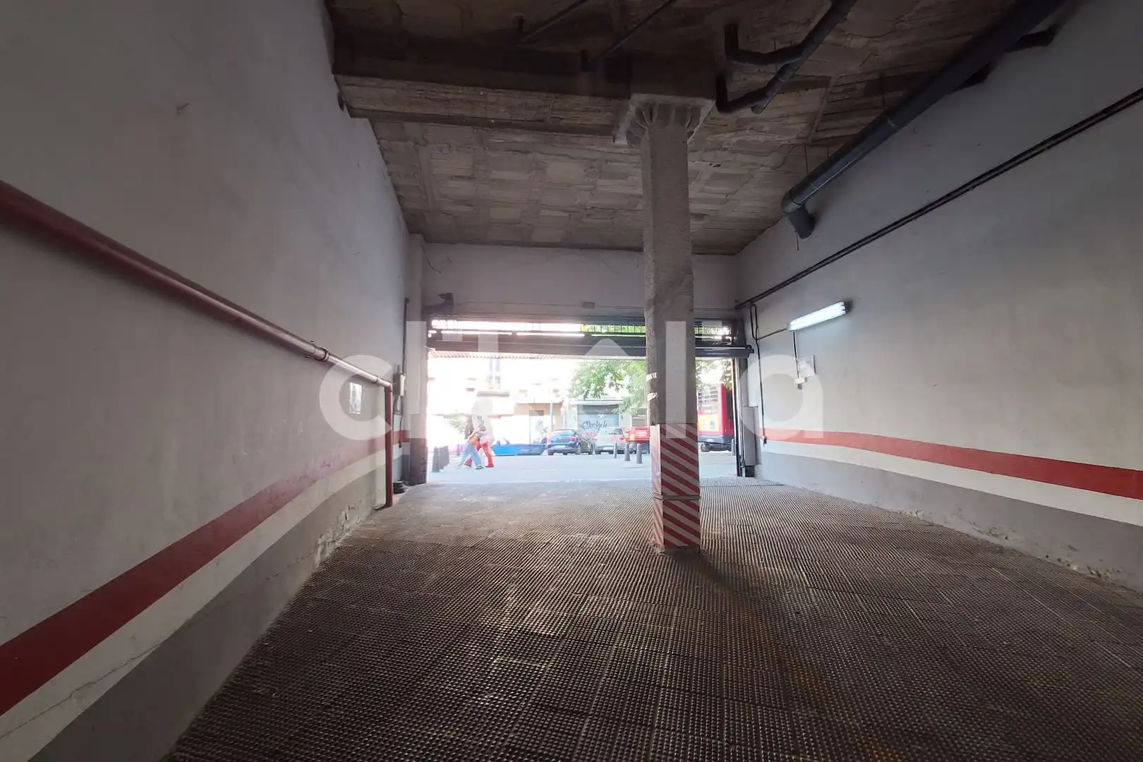 Aparcament amb ascensor en venda a Nervión, imagen 3