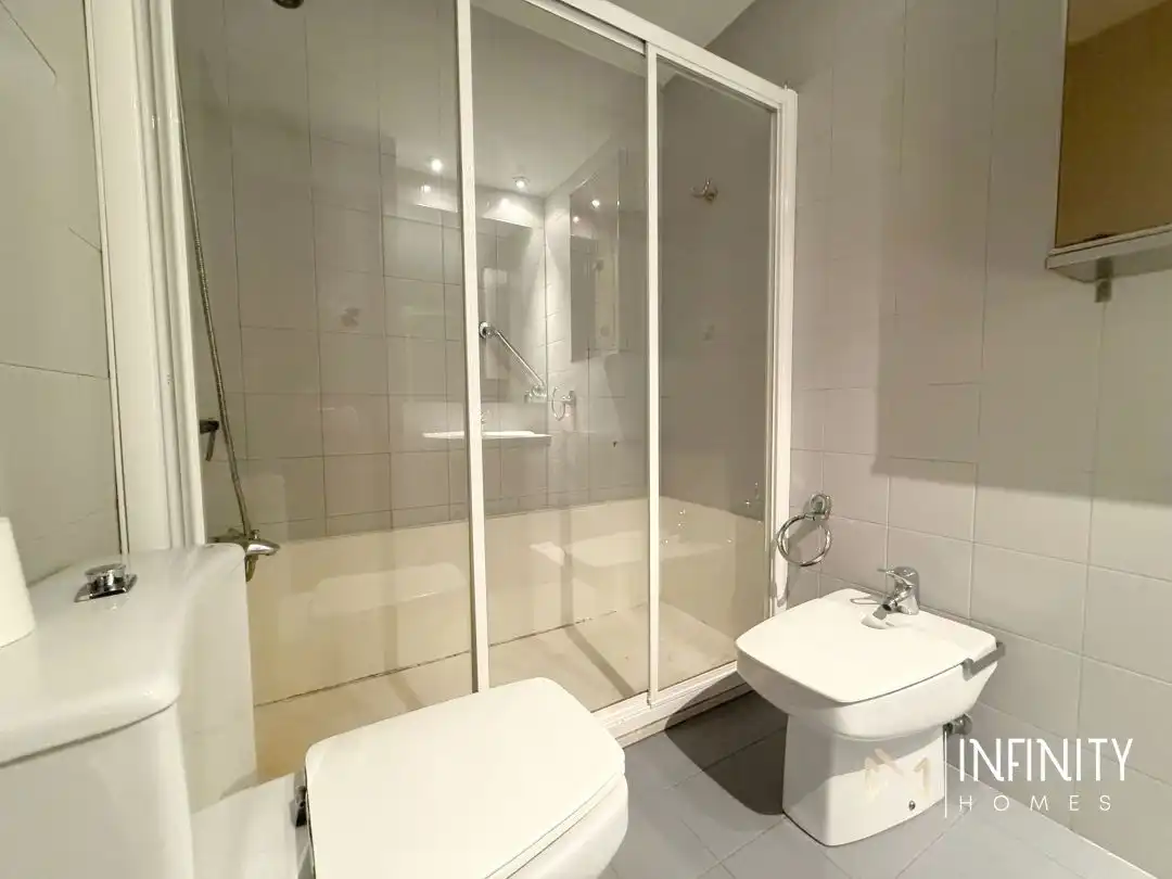 Flat for sale in Cosme Echevarrieta Kalea, Abandoibarra - Guggenheim