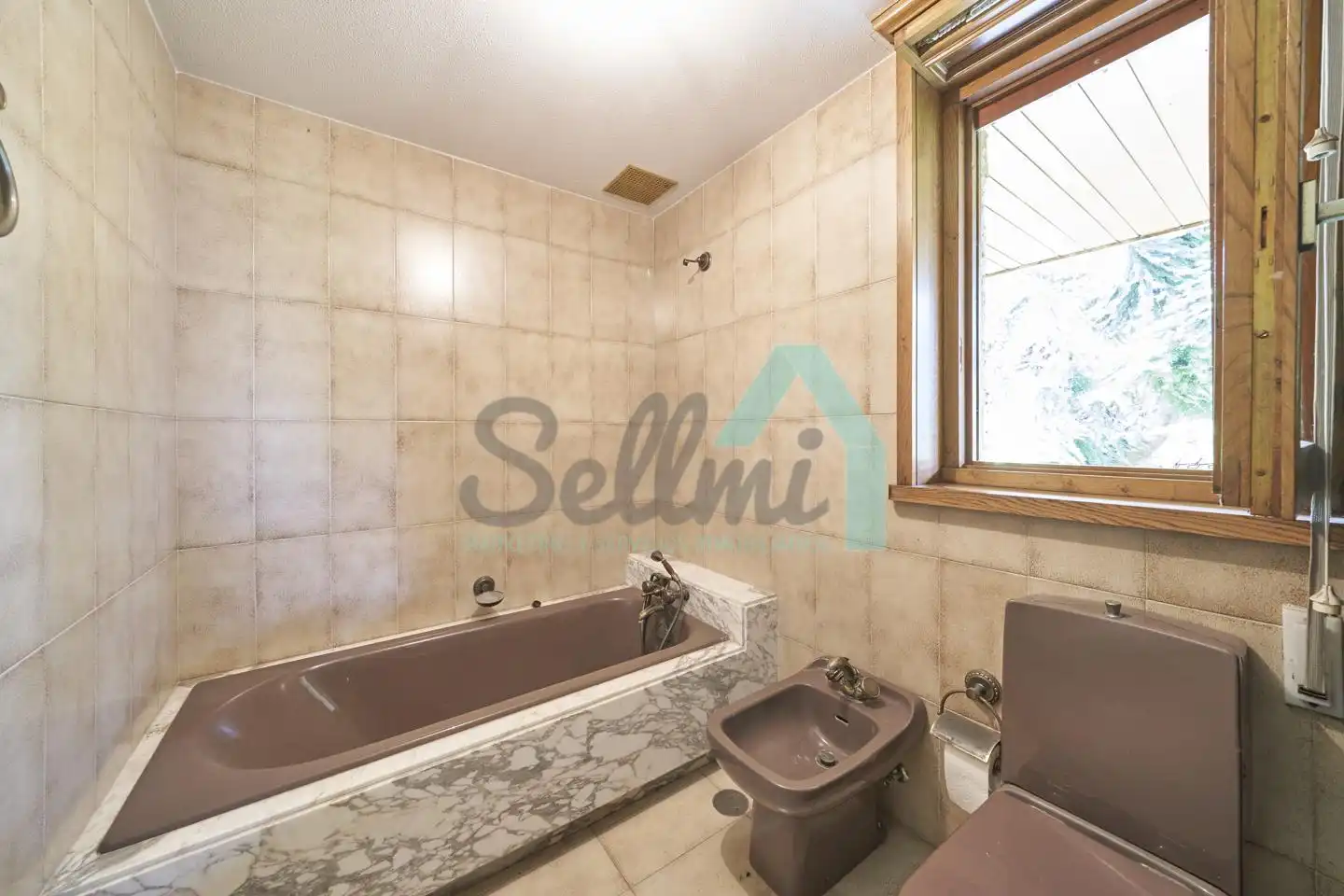 Bany de Casa o xalet en venda en Gijón  amb Aire condicionat, Jardí privat i Parquet