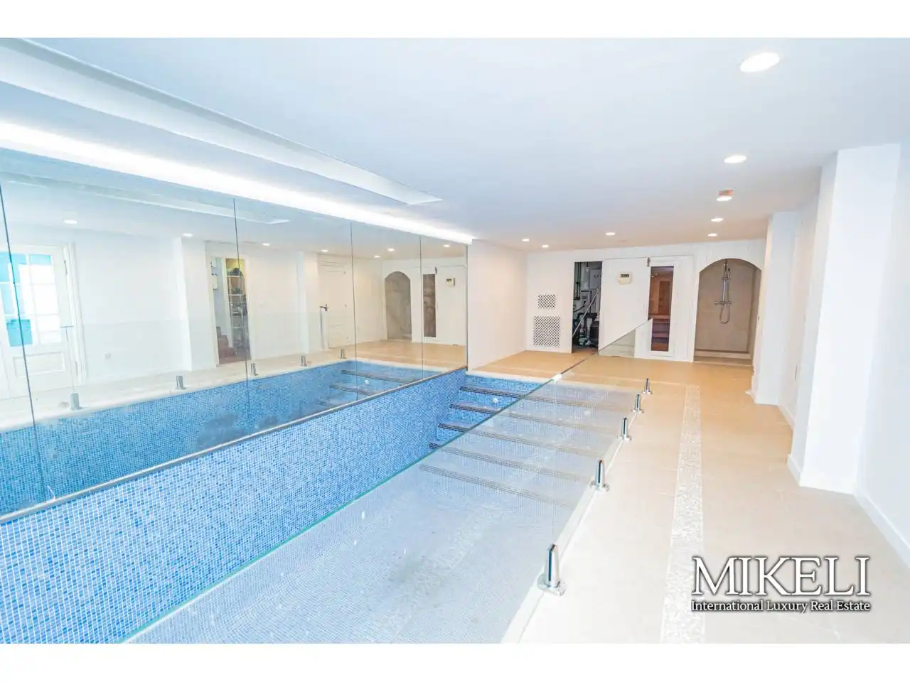 Piscina de Casa o xalet en venda en Piélagos amb Calefacció, Jardí privat i Parquet