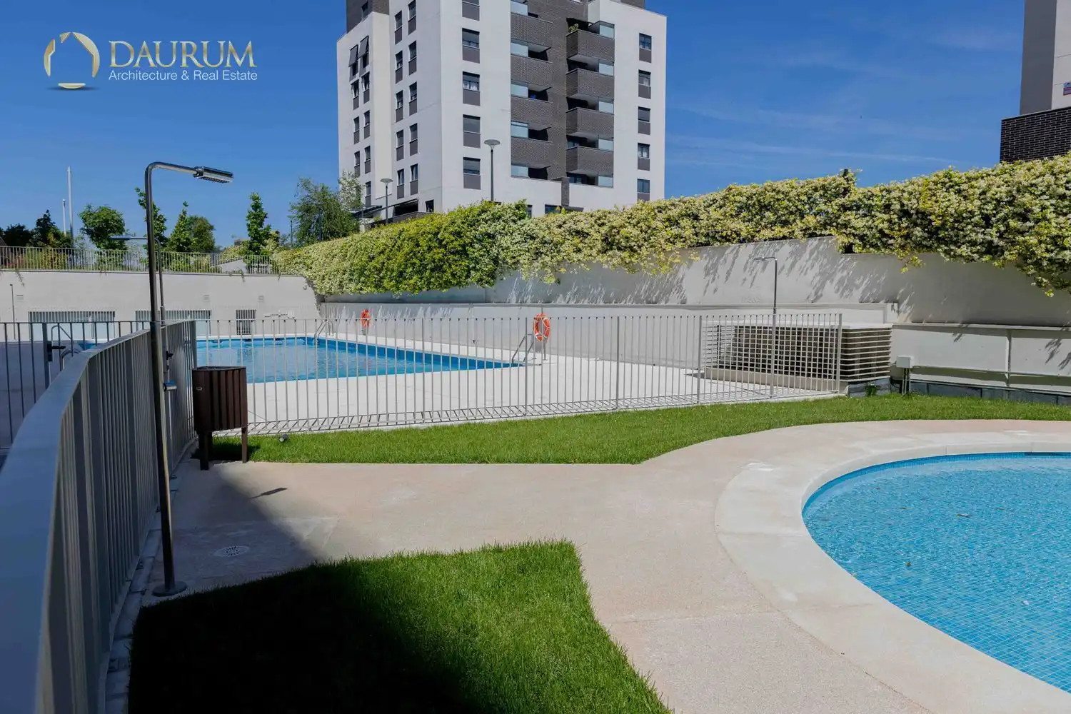 Piscina de Pis en venda en Madrid amb Aire condicionat, Calefacció i Jardí privat