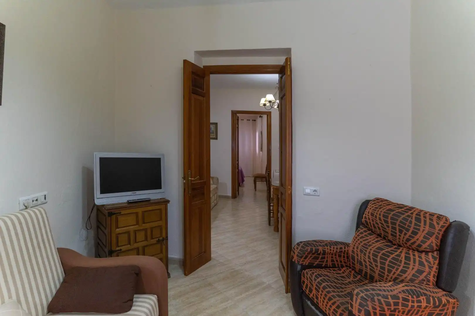 Erdgeschoss zur Miete in Alhaurín El Grande mit Terrasse, Abstellraum und Möbliert