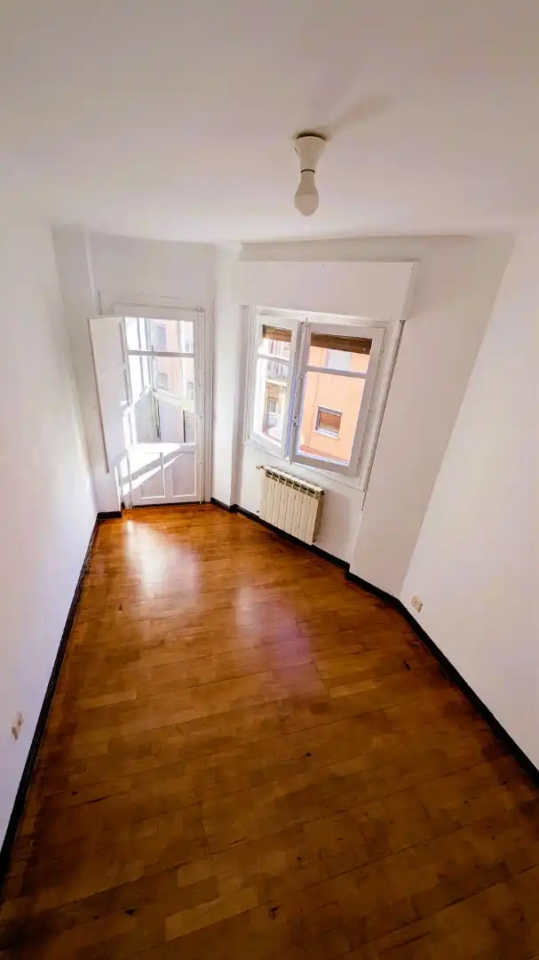 Flat for sale in Calle de Mariano Carderera, 30, Barrio de Delicias