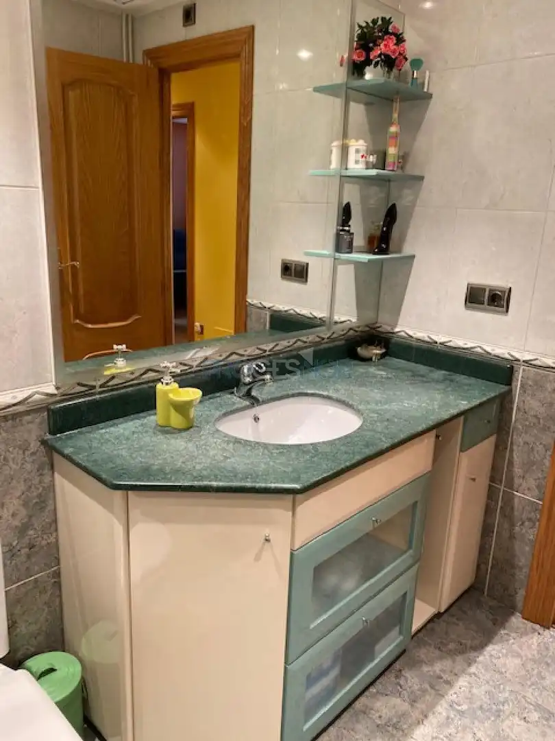 Baño de Casa o chalet en venta en León Capital  con Calefacción, Jardín privado y Terraza