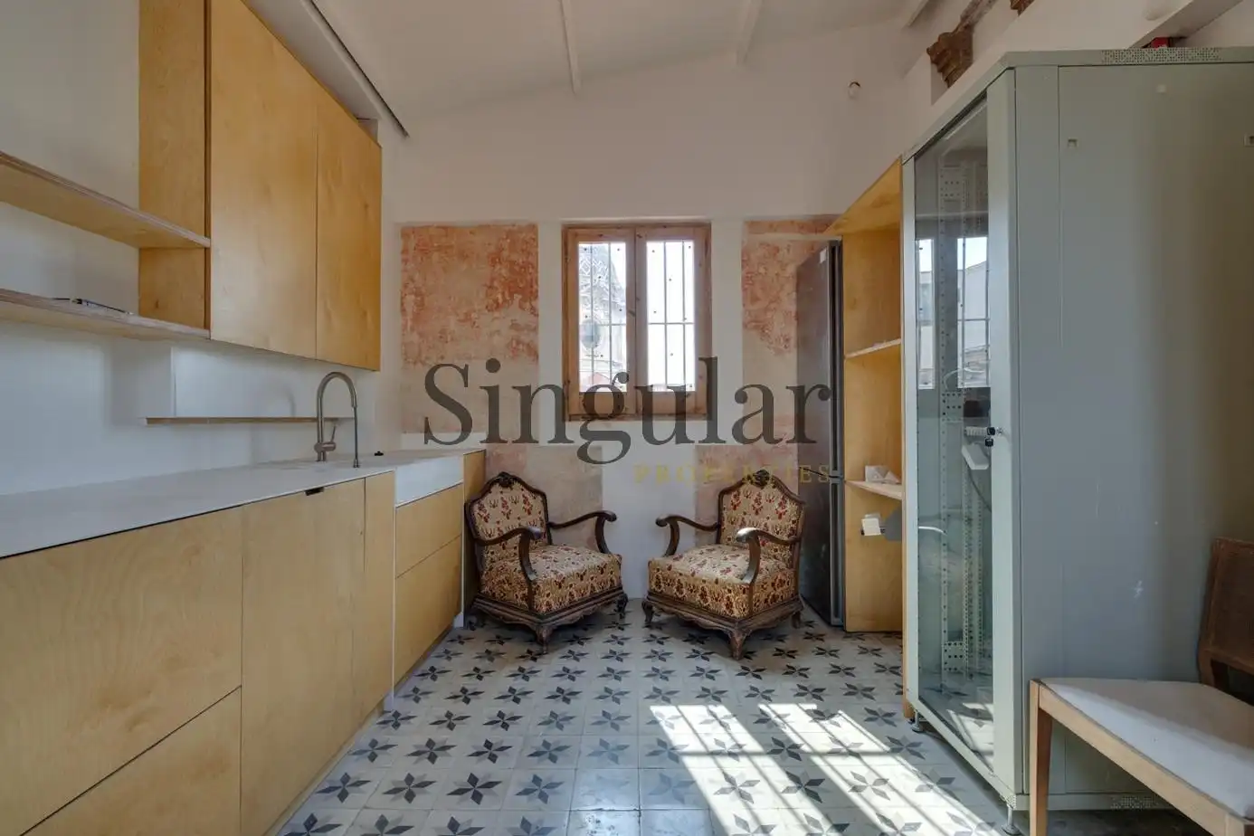 Küche von Maisonette zum Verkauf in Barcelona mit Heizung, Terrasse und Abstellraum